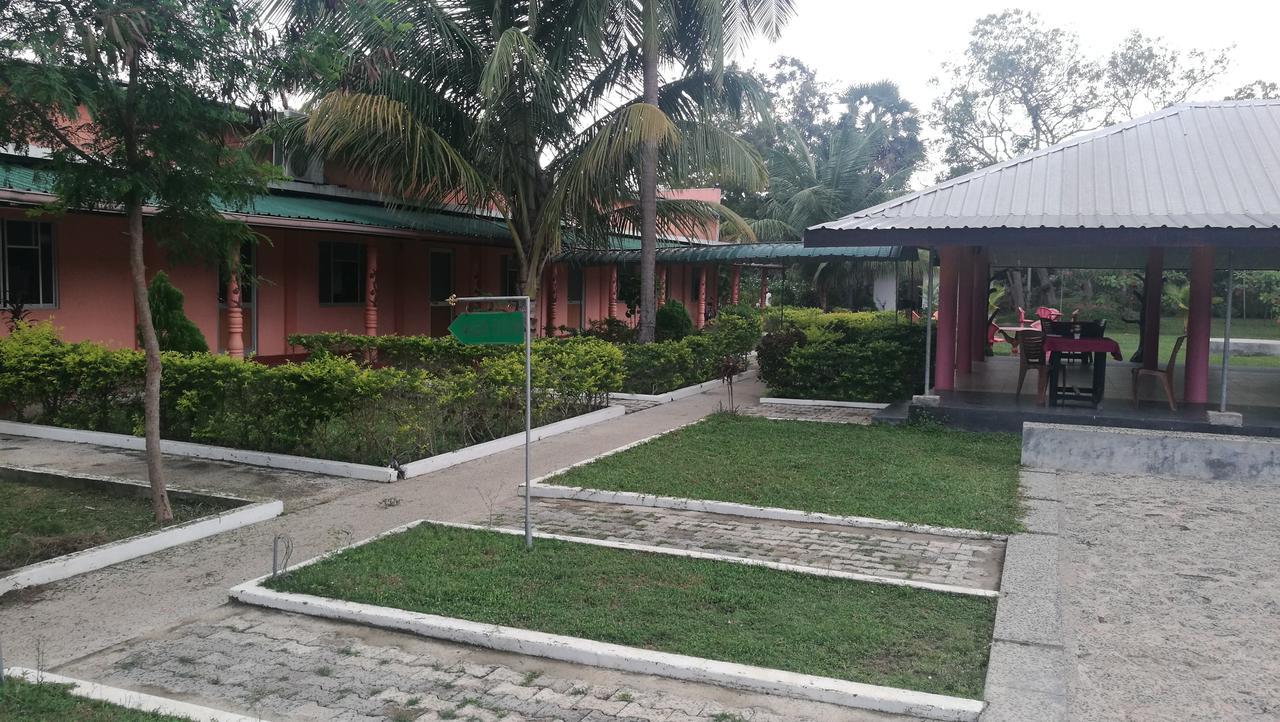 Friends Paradise Kilinochchi Екстериор снимка